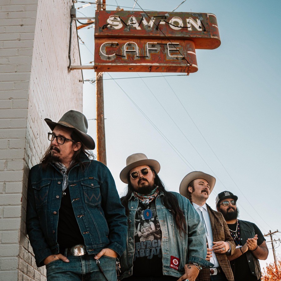 Tylor and the Train Robbers at Clover Island