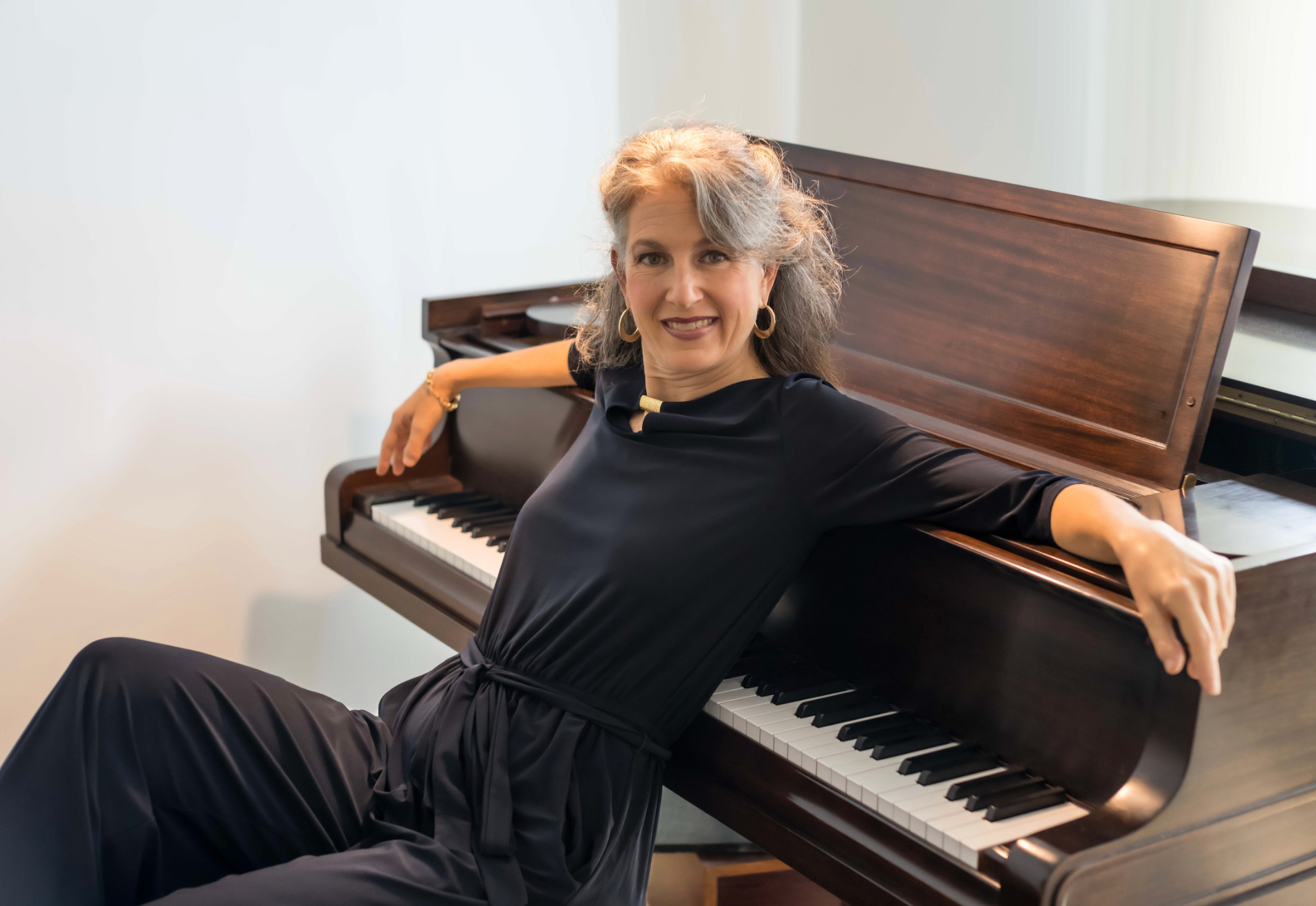 FROM NEW YORK: ALEXIS COLE