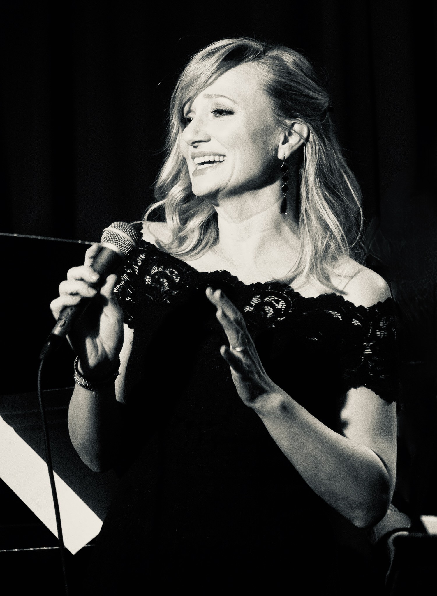 JENNIFER HAYES QUARTET