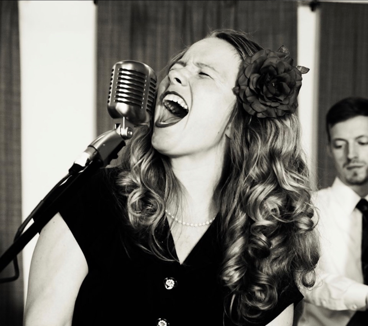 Queen Bee and the Honeylovers
