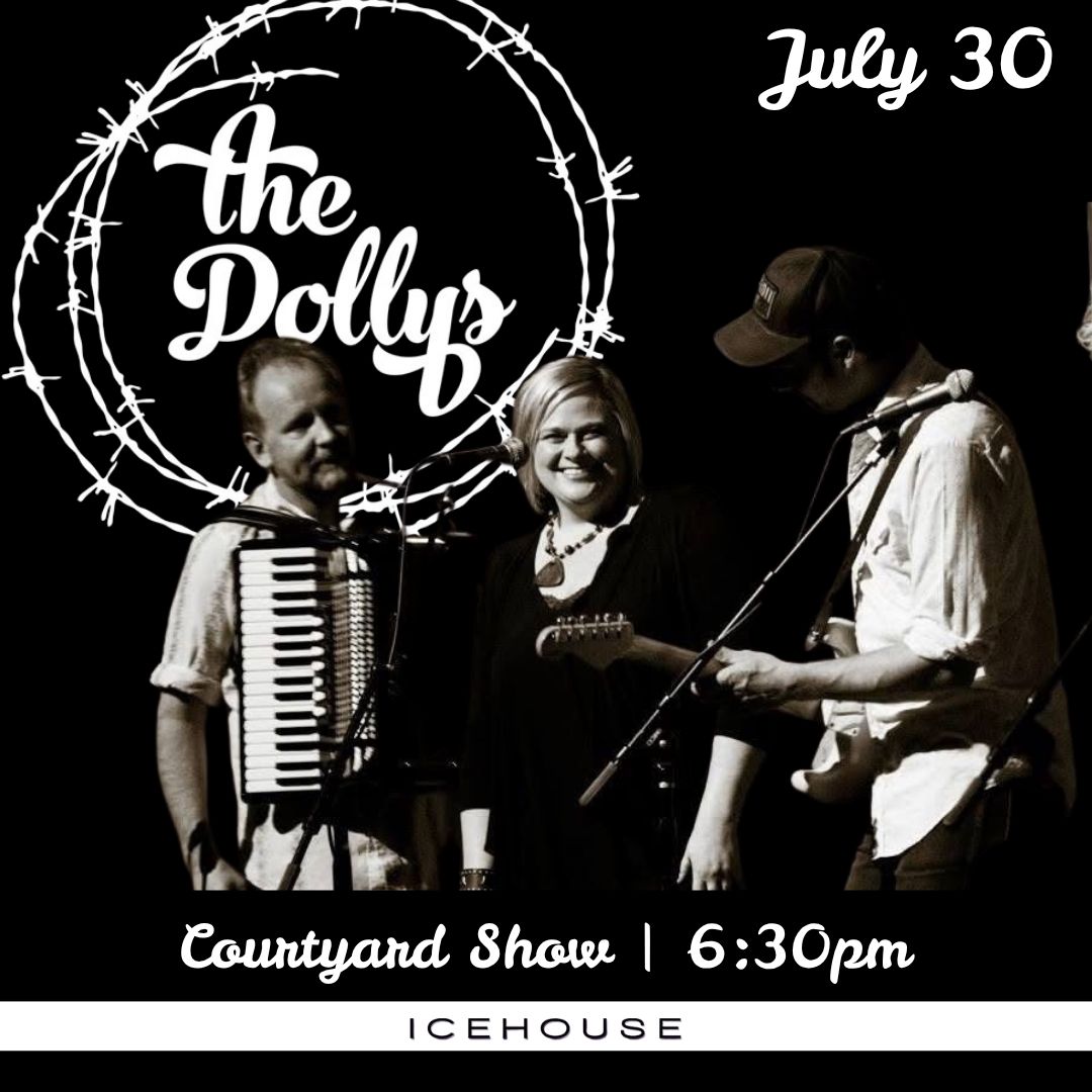 Dolly's Dinner Show in the Courtyard