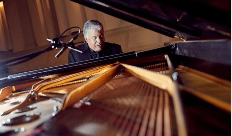 The Steve Soares Holiday Show!