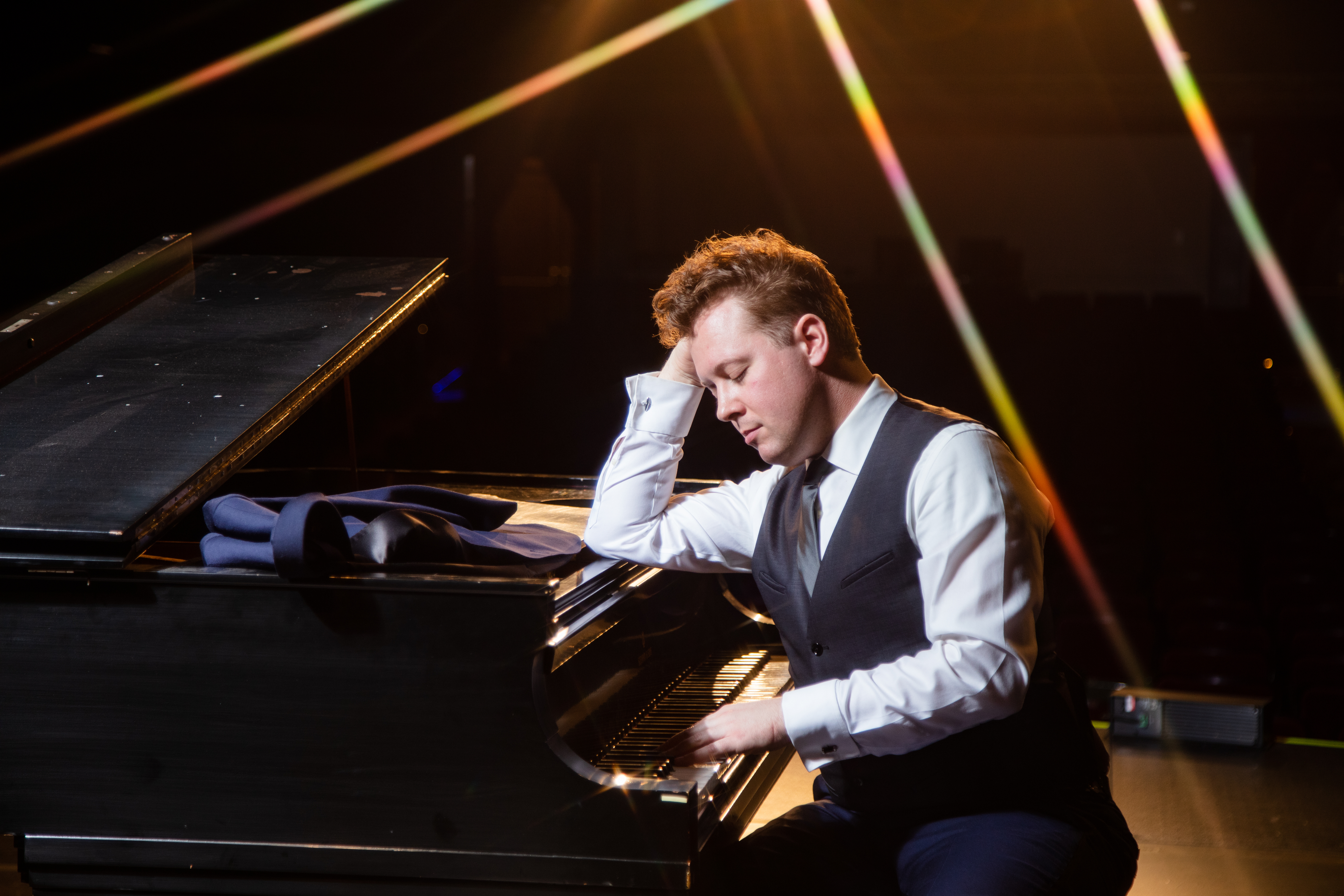Voix de Ville: A Noce Folly From Max Wellman