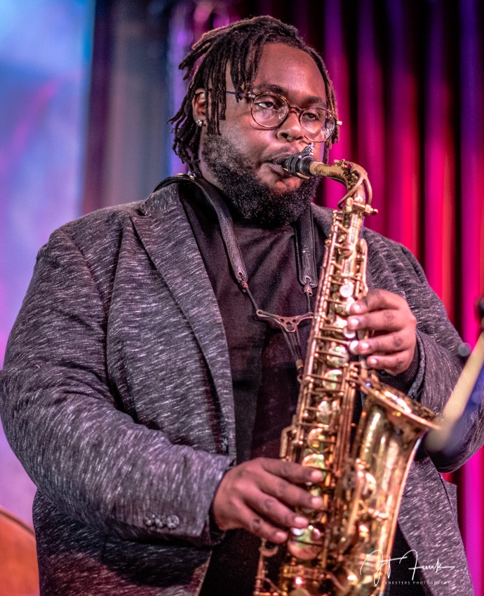 Chicago Saxophonist Lenard Simpson - National Act!