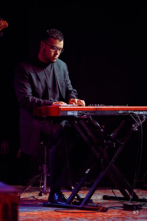 The Jazz Standard Presents : The Chris Villanueva Latin Fusion Project