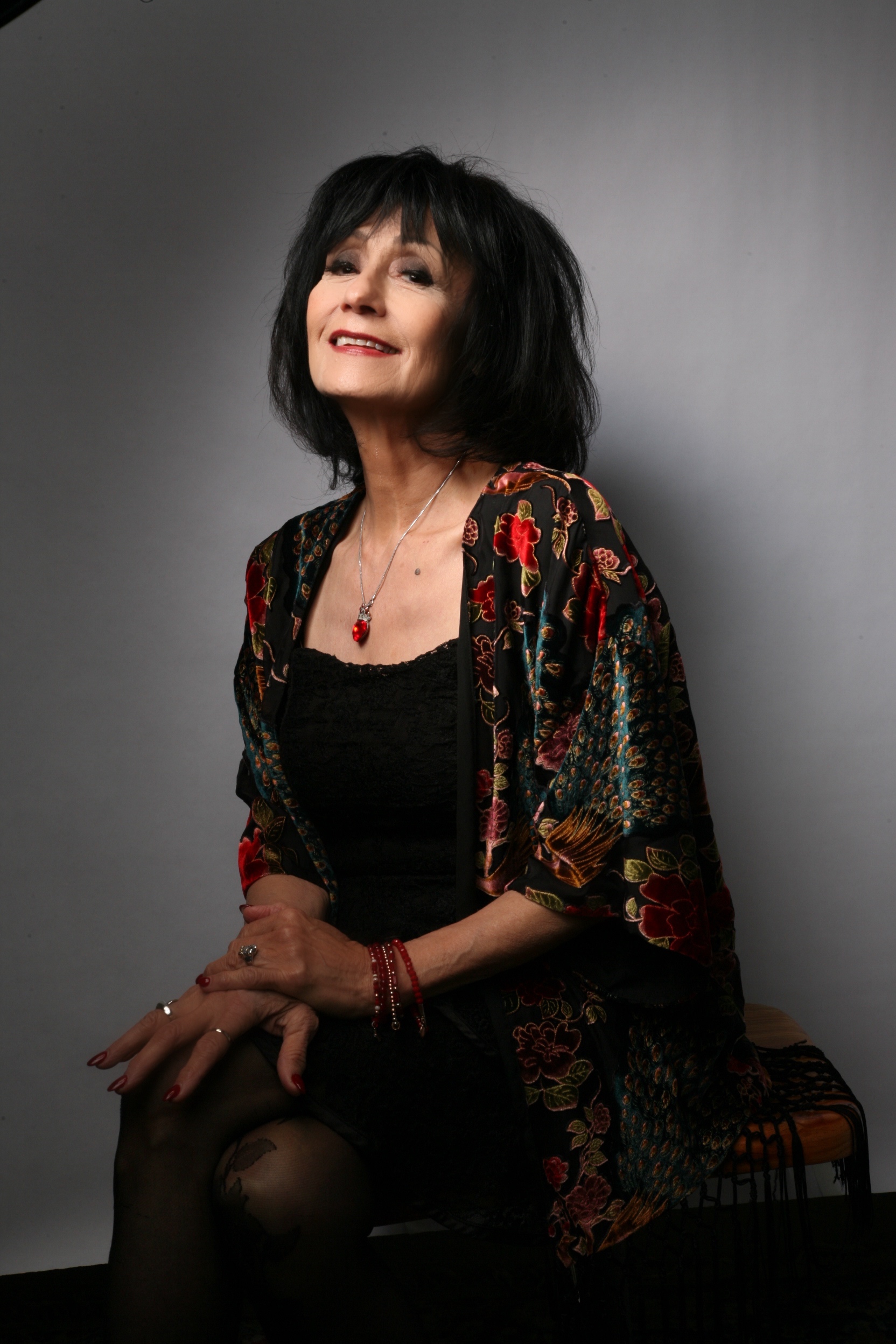 Rosie Flores | STUDIO LOUNGE SESSIONS